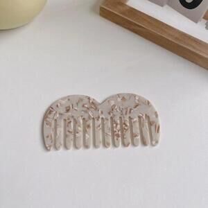 Block M Shaped Hair Comb In Abstract Pattern